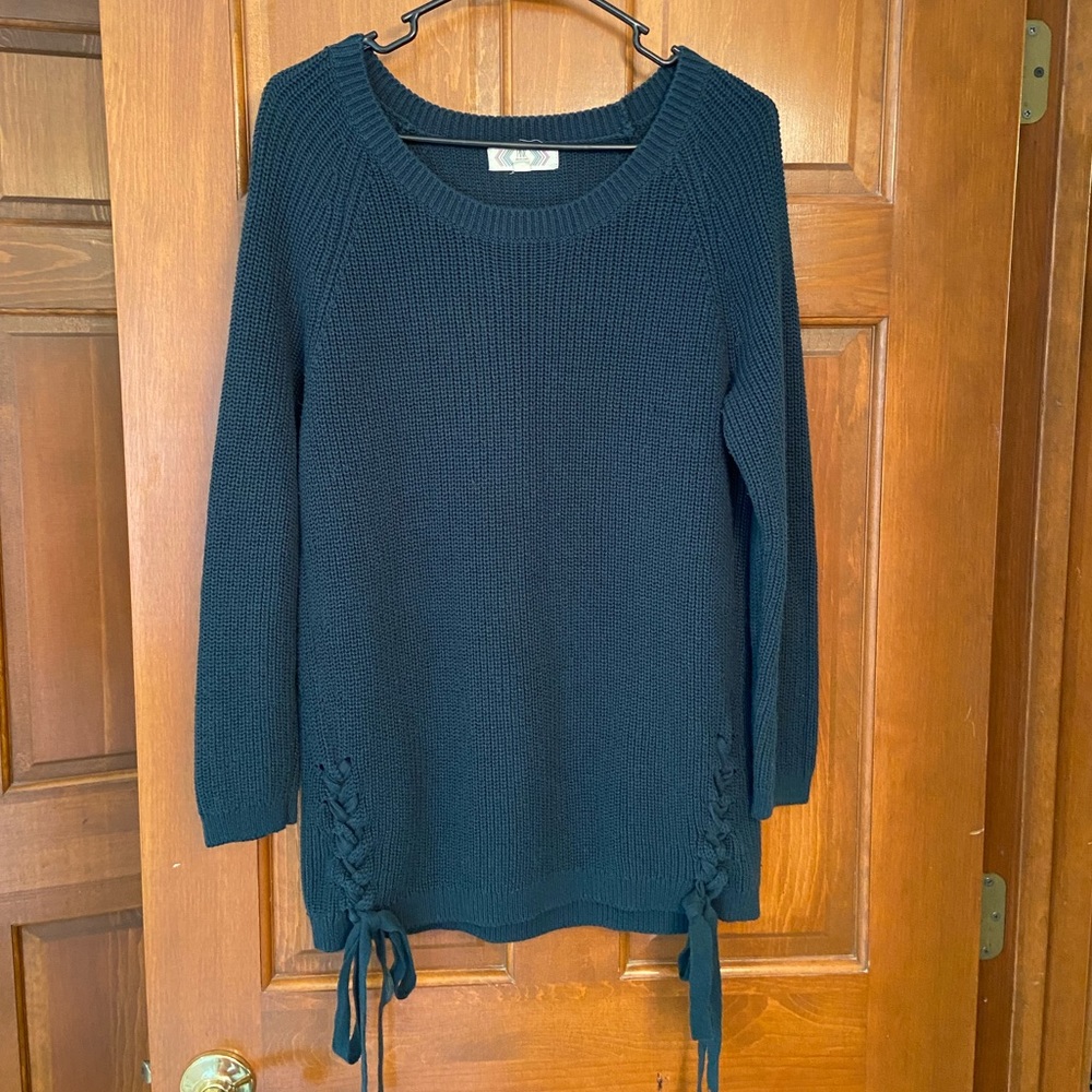 Juniors Hunter Green Tie Bottom Sweater
